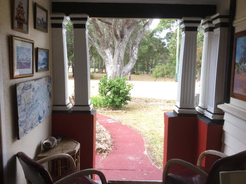 Character 1940s Property - Hobart Tourism 3