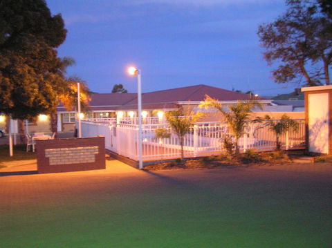 Charles Rasp Motor Inn & Cottages - Tourism TAS 0