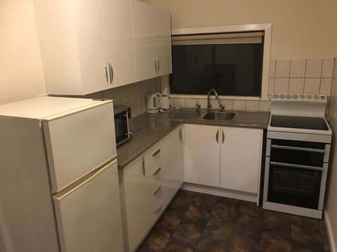 Charles Rasp Motor Inn & Cottages - Tourism TAS 1