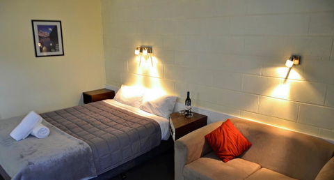 Charles Sturt Motor Inn - Hobart Tourism 0