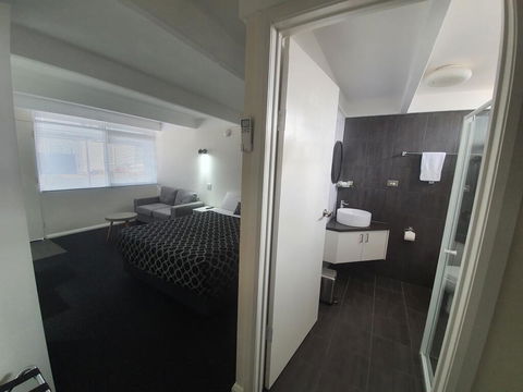 Charles Sturt Motor Inn - Hobart Tourism 3