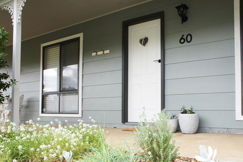 Charlottes Honor - River & Golf Cottage - Tourism TAS 0