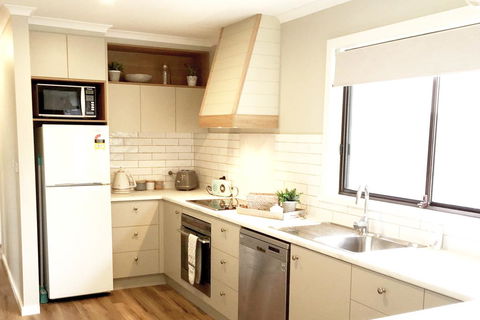 Charlottes Honor - River & Golf Cottage - Tourism TAS 2