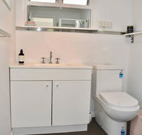 Charming 1 Bedroom Apartment in Leafy Green Hawthorn - Hobart Tourism