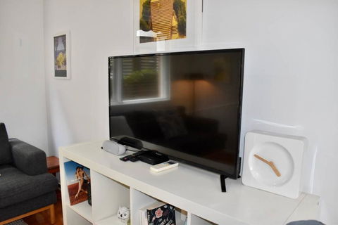 Charming 1 Bedroom Apartment In Leafy Green Hawthorn - Tourism TAS 1