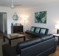 Charming Beach House - Hobart Tourism