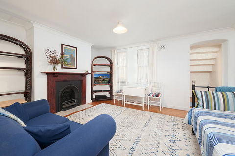 Charming Centrally Located 2 Bedroom Accommodation - Tourism TAS 0