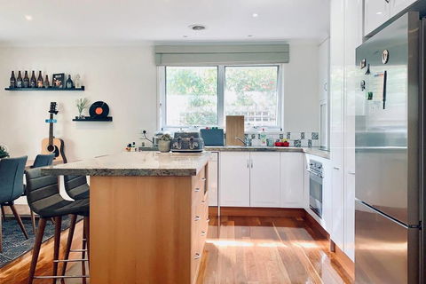 Charming Family Home W/Home Cinema+Huge Bedrooms Near Glen Waverley - Hobart Tourism 1