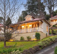 Charnwood Cottages in Warburton