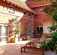 Chateau Cottesloe by the beach - Hobart Tourism