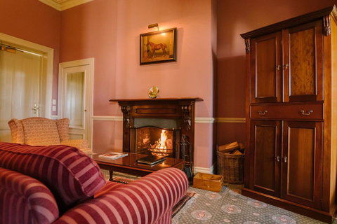 Chateau Yering Hotel - Tourism TAS 2