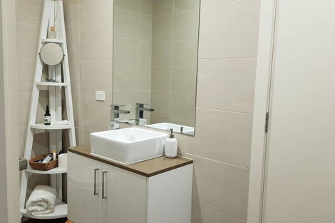 CHELSEA Family Home Close To Beach & Shops - Hobart Tourism 1