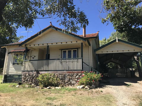 Cherry Blossom Cottage - Beechworth-Getaways - Tourism TAS 0