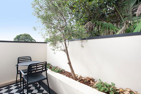 Chic And Characterful Studio Apartment - Hobart Tourism 3