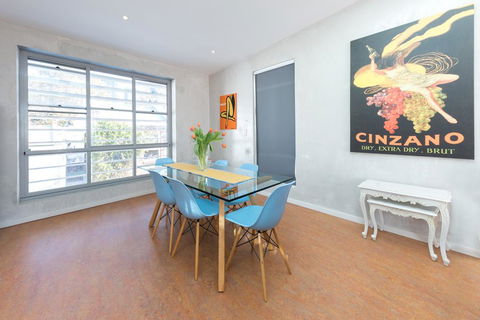 Chic East Sydney Pad - Tourism TAS 3