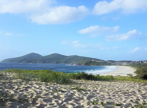 CHILL-OUT BEACH HOUSE @ FORSTER - Hobart Tourism 0