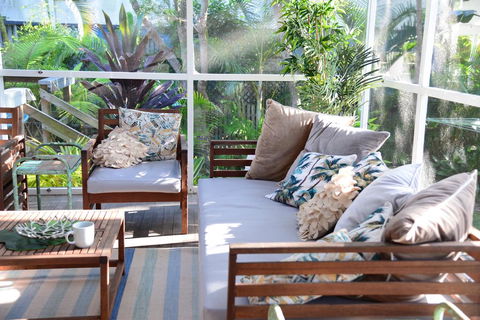 CHILL-OUT BEACH HOUSE @ FORSTER - Hobart Tourism 1