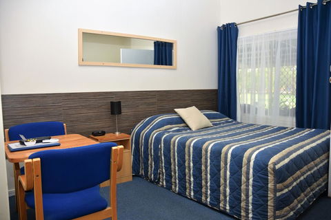 Chinchilla Motel - Hobart Tourism 3