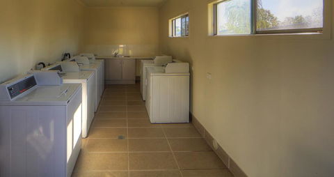 Chinchilla Motor Inn - Hobart Tourism 1