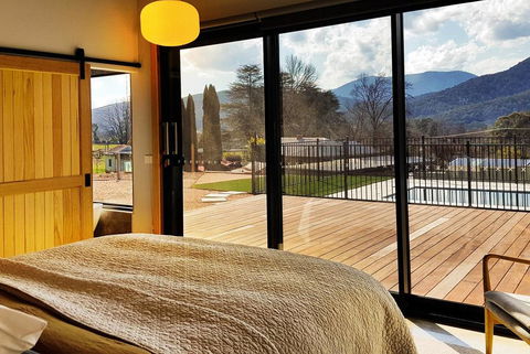 Christina's Luxury Retreat - Hobart Tourism 0