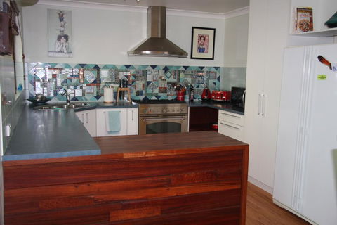 Chuditch Holiday Home Dwellingup - Great Central Location - Hobart Tourism 2