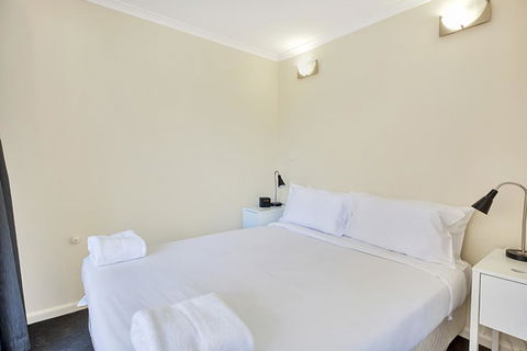 City Apartment At College St - Hobart Tourism 3