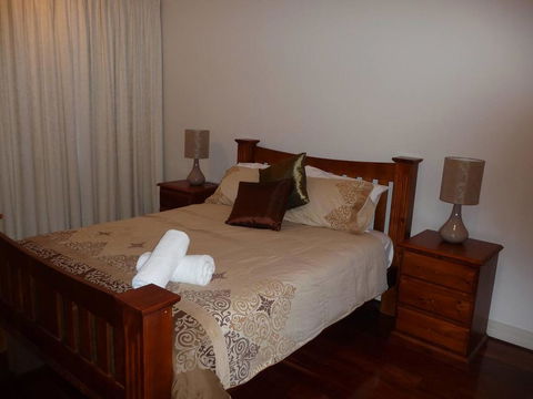 City Getaway 3 Bedroom Adelaide's East End - Hobart Tourism 1