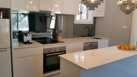 City Life Apartment-full Kitchen & Separate Bedroom - Hobart Tourism 2