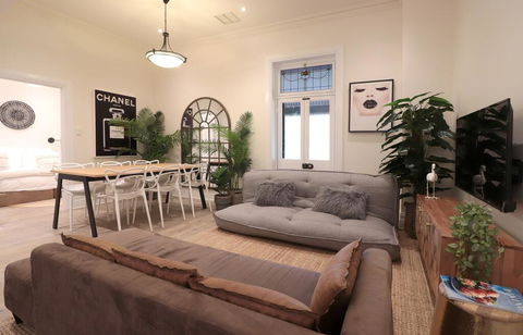CITYSCAPE Davcorp Executive Rentals - Free Wifi Wine Netflix In Nth Adelaide - Hobart Tourism 1
