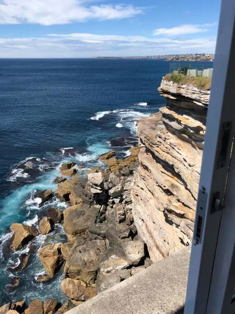 CLIFFSIDE: BONDI BEACH - Hobart Tourism 3