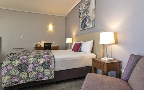Coachmans Inn Warwick - Tourism TAS 1