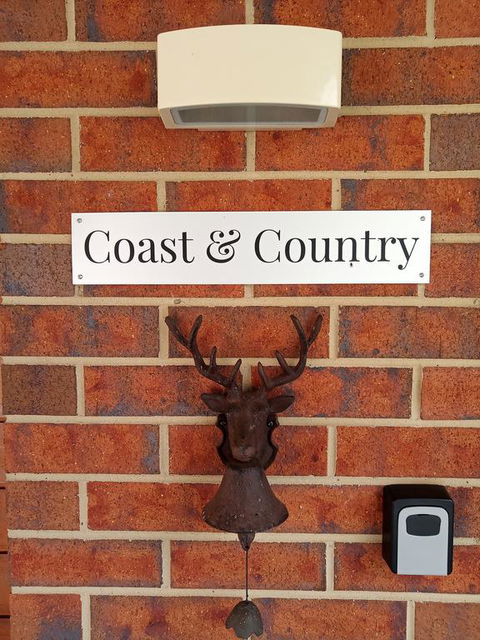 Coast & Country - Tourism TAS 3
