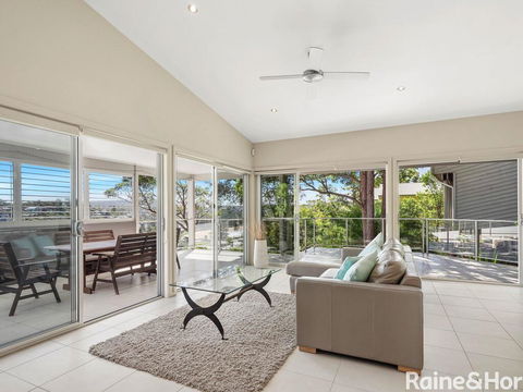 Coast - 3/42 Avoca Drive, Avoca Beach - Hobart Tourism 0