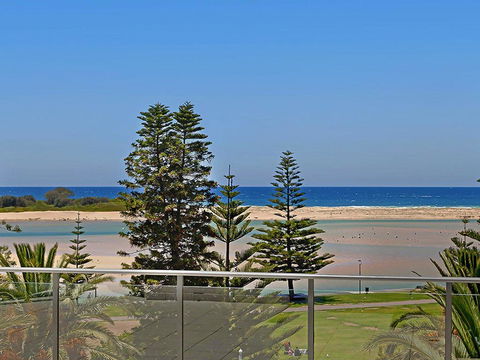 Coast Luxury Apartment Penthouse 23 - Hobart Tourism 1