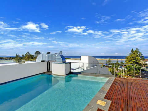 Coast Luxury Apartment Penthouse 23 - Hobart Tourism 3