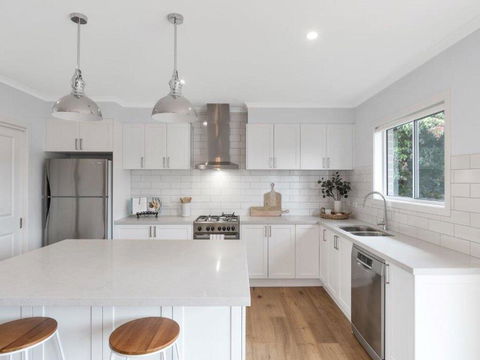 Coastal Luxury Retreat - Hobart Tourism 3