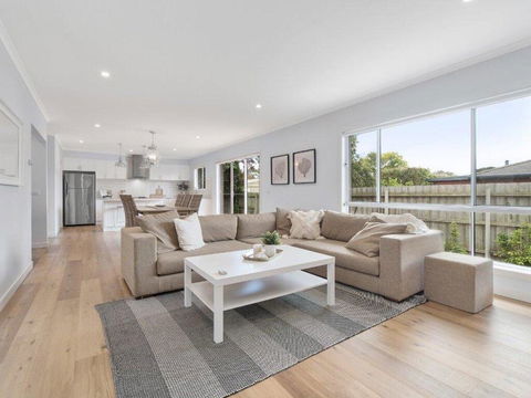 Coastal Luxury Retreat - Hobart Tourism 1