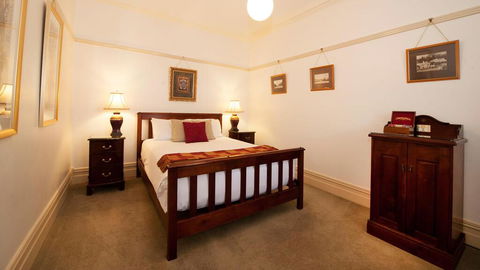 Cobb & Co Court Boutique Hotel - Hobart Tourism 3