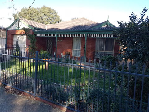 Cobram Cottage - Hobart Tourism 0