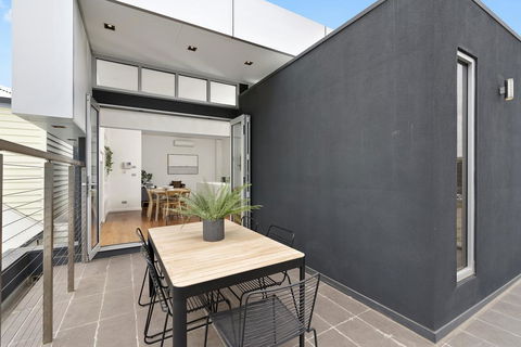 Cogens Two Bedroom Townhouse - Hobart Tourism 2