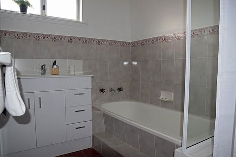 Cole House Apartments - Tourism TAS 0