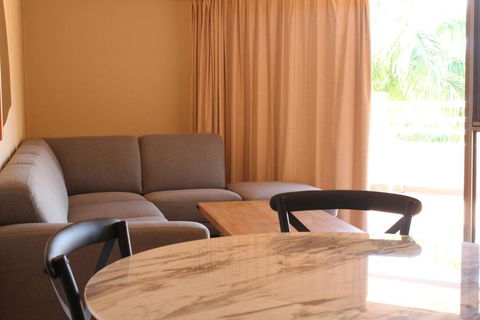 Colonial Court Beachfront Motel & Holiday Stay - Hobart Tourism 2