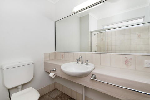 Comfort Inn Cairns City - Hobart Tourism 1