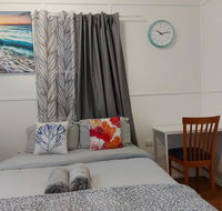 Comfortable Guest Room closes to Emerald CBD - Tourism TAS