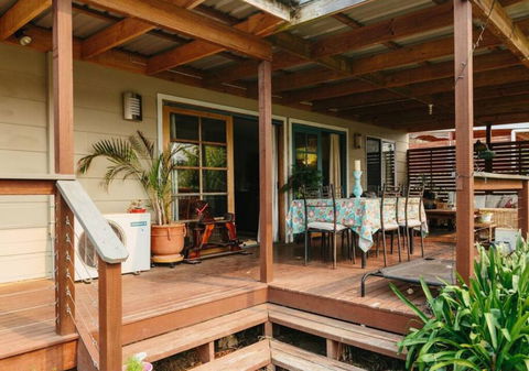 Comfortable, Outdoor Entertaining, Lake Walks - Hobart Tourism 0