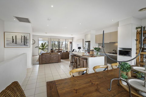 Comfy Coast Drive Condo - Tourism TAS 1