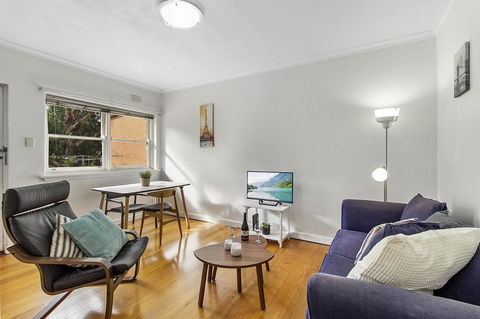 Comfy One-bedroom Unit Between City And Airport - Tourism TAS 0