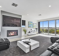 CONROE EXECUTIVE TOWNHOUSE - MODERN  STYLISH - Tourism TAS