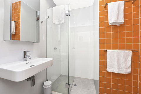 Contemporary Brand New Central Located Studio - Tourism TAS 2