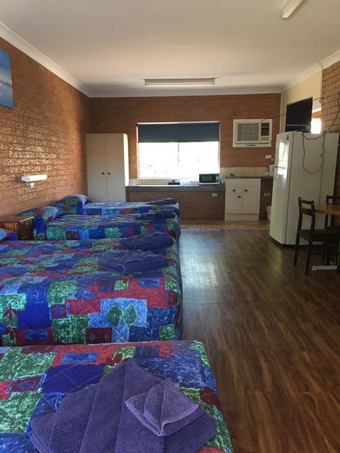 Coonamble Motel - Hobart Tourism 3